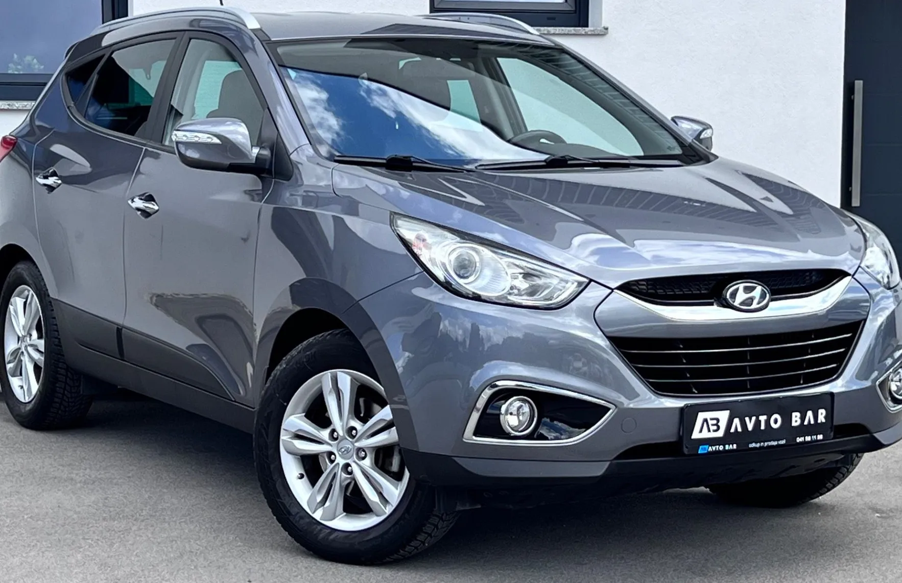 Zunanja slika - Hyundai ix35 - 4WD 2.0 CRDi+1.LAST+SLO+NAVI+R.KAMERA... - 3