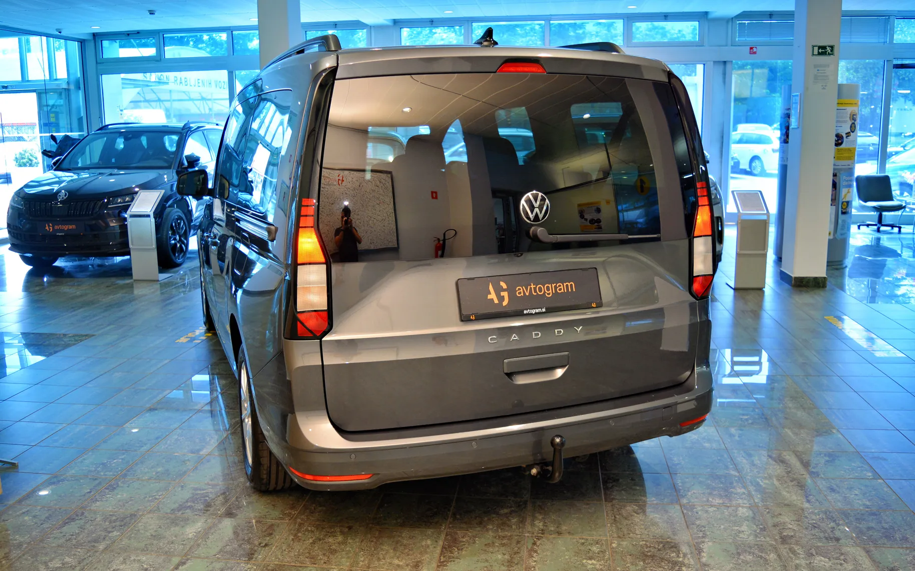 Zunanja slika - Volkswagen Caddy - 2,0 TDI Highline - 3