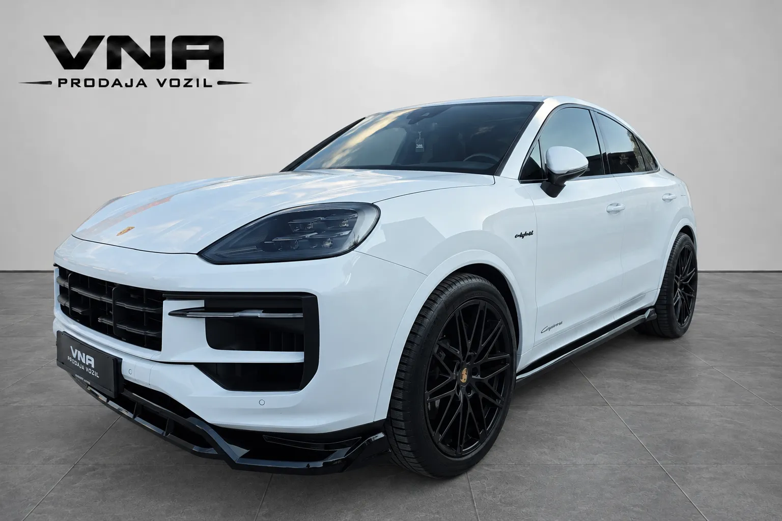 Zunanja slika - Porsche Cayenne Coupe - E-Hybrid |MAXTON|SCREEN|PANO|ZRAK|ALU22|VRHUNSKI| - 1