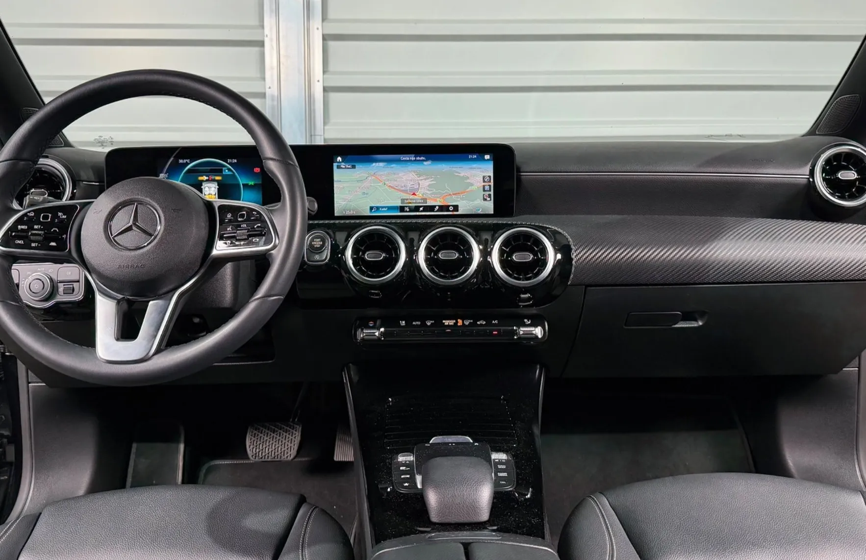 Zunanja slika - Mercedes-Benz A-Razred - LIMUZINA - AKTIVNI TEMP. - KAMERA - NAVI - LED ... - 8