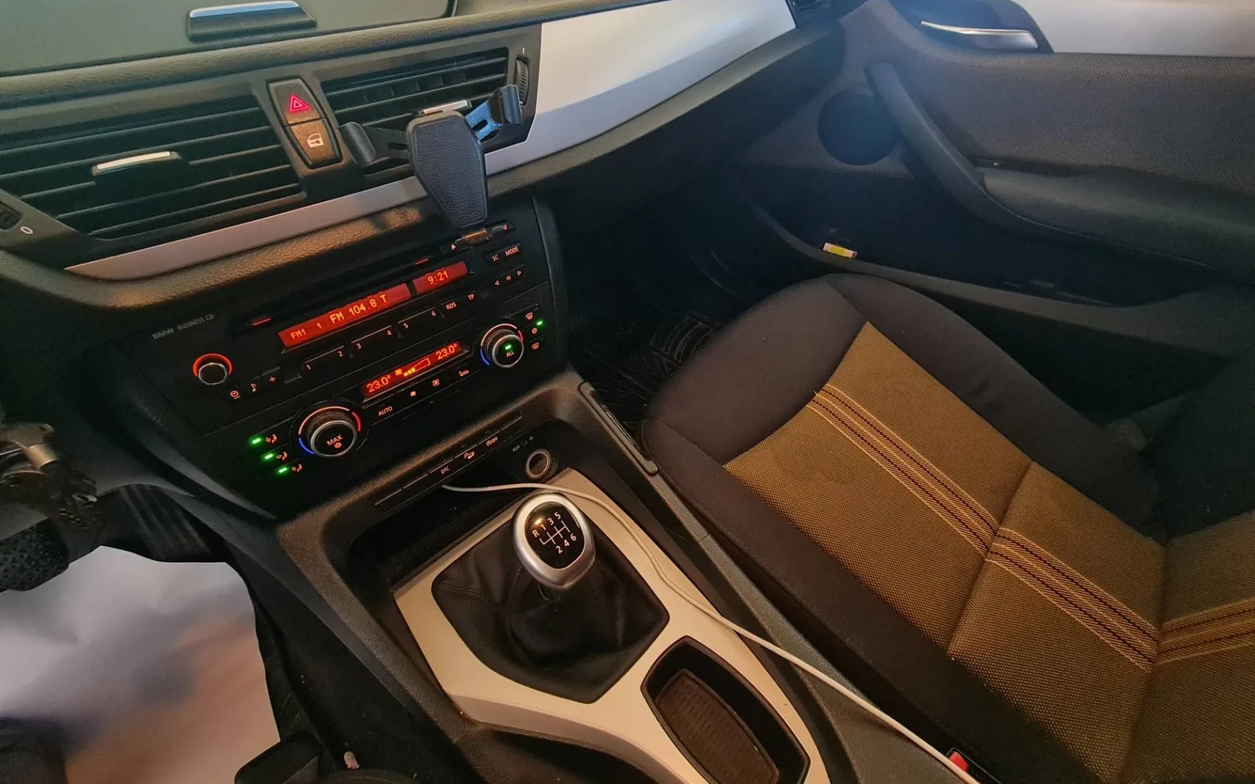 Notranja slika - BMW serija X1: - X1 xDrive18d•Brez pologa na obroke - 12