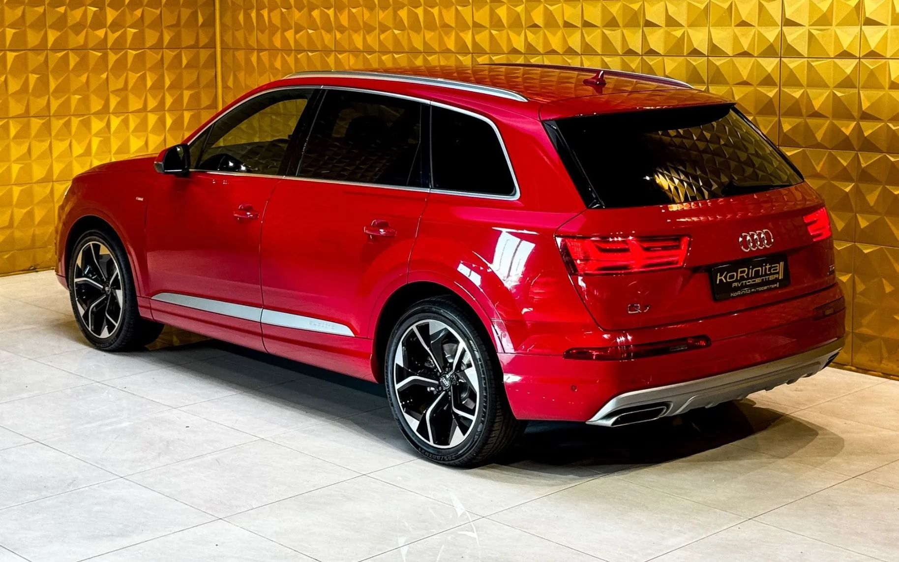 Notranja slika - Audi Q7 - quattro 3.0 TDI S-Line- AVT-VIRTUAL-TEMP-NAVI - 8