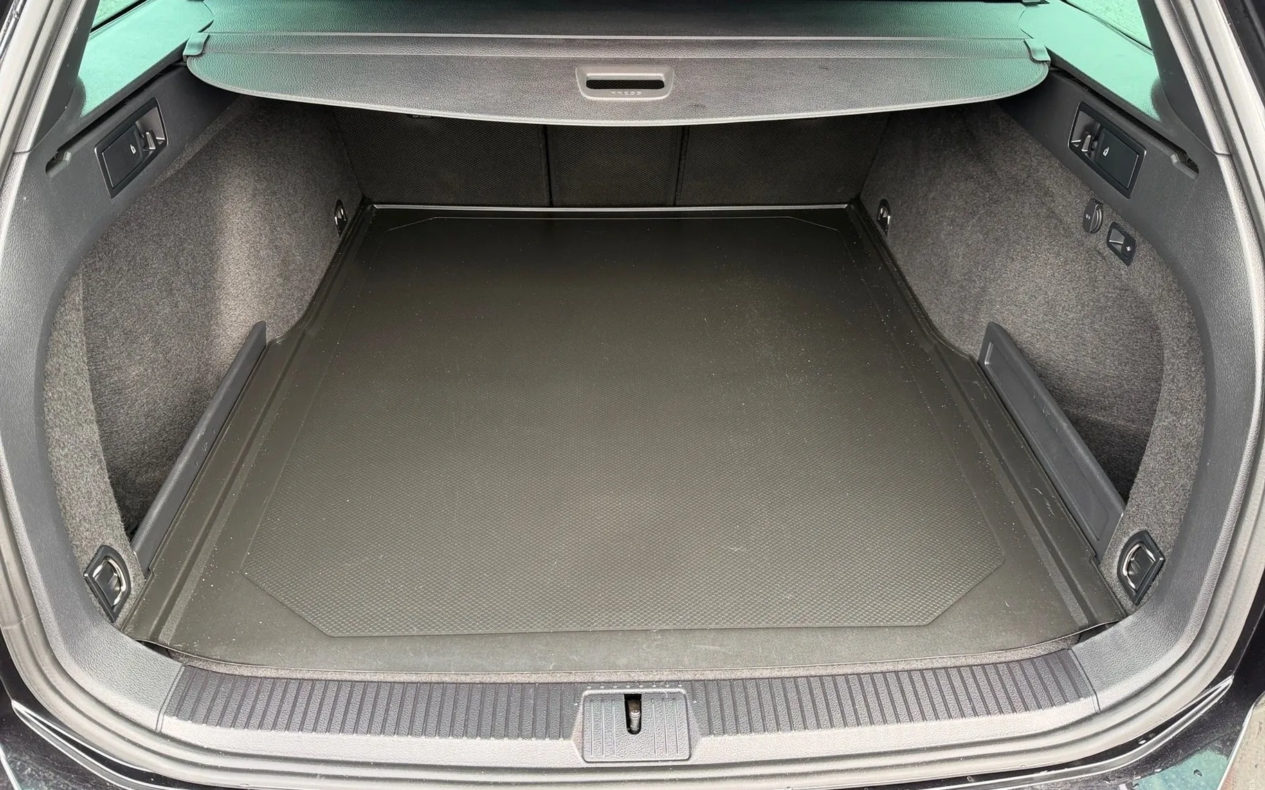 Notranja slika - Volkswagen Passat Variant - 2.0 TDI BMT SCR Business DSG-Vlečna kljuka-Kamera - 12