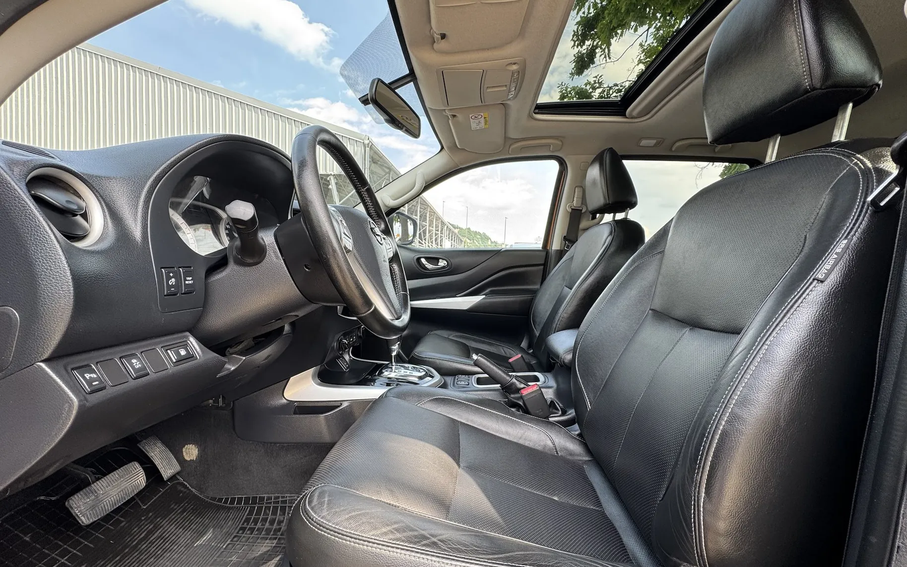 Zunanja slika - Nissan Navara - Tekna 2.3DCI AVT. 4x4 DK - SLO POREKLO - 97.000 km - 8
