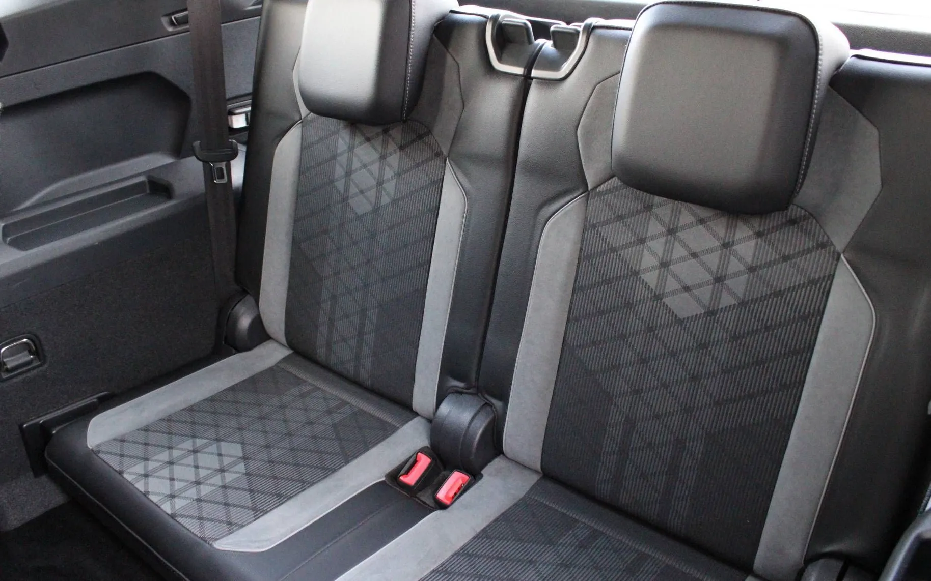 Zunanja slika - VW Tiguan Allspace - 2.0 TDI 4MOTION R-LINE 7SED SIDE AST ACC KAM AMB. - 12