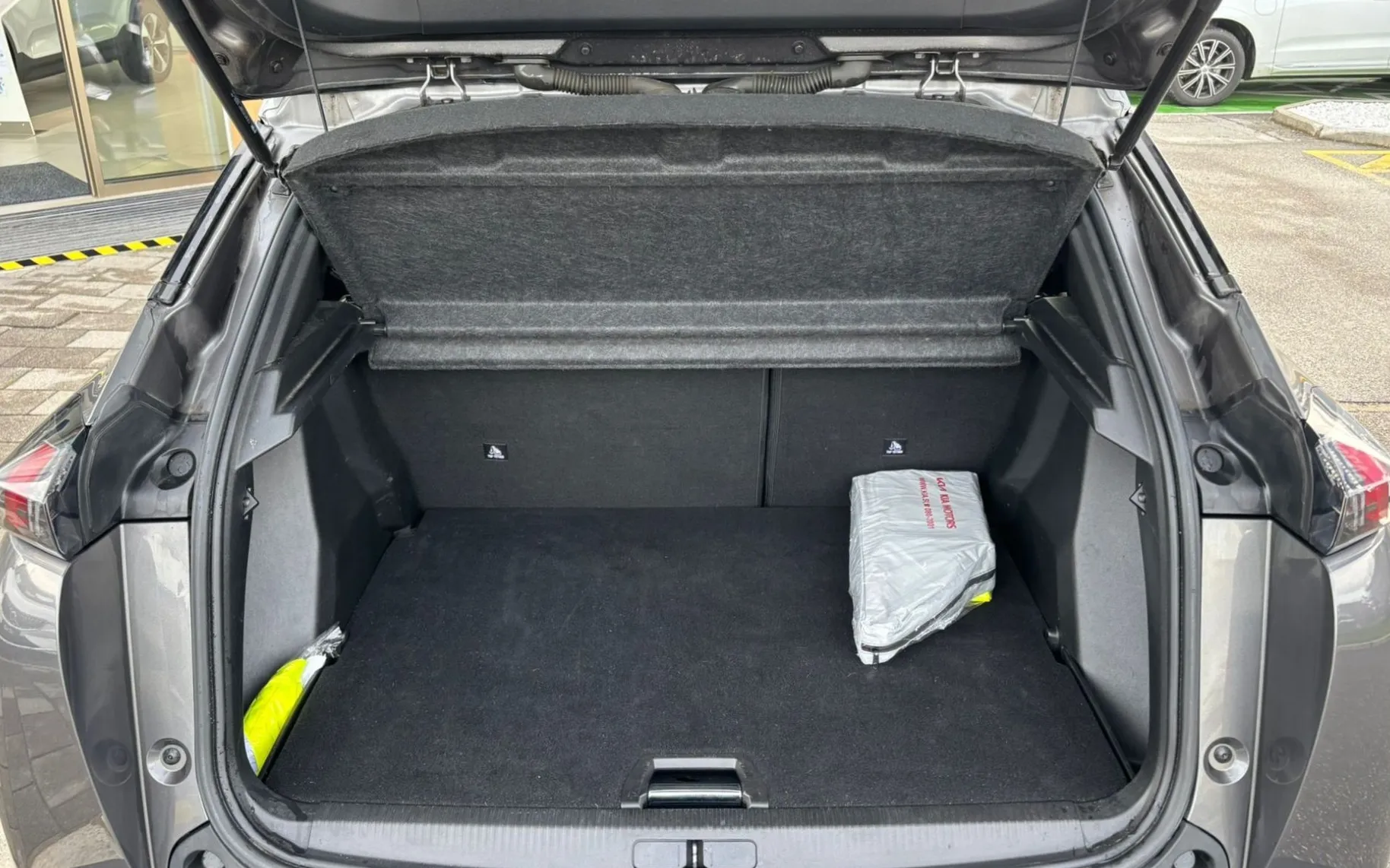 Zunanja slika - Peugeot 2008 - 1.5 BLUEHDI ALLURE PACK KAMERA-TEMP.-NAVI - 6