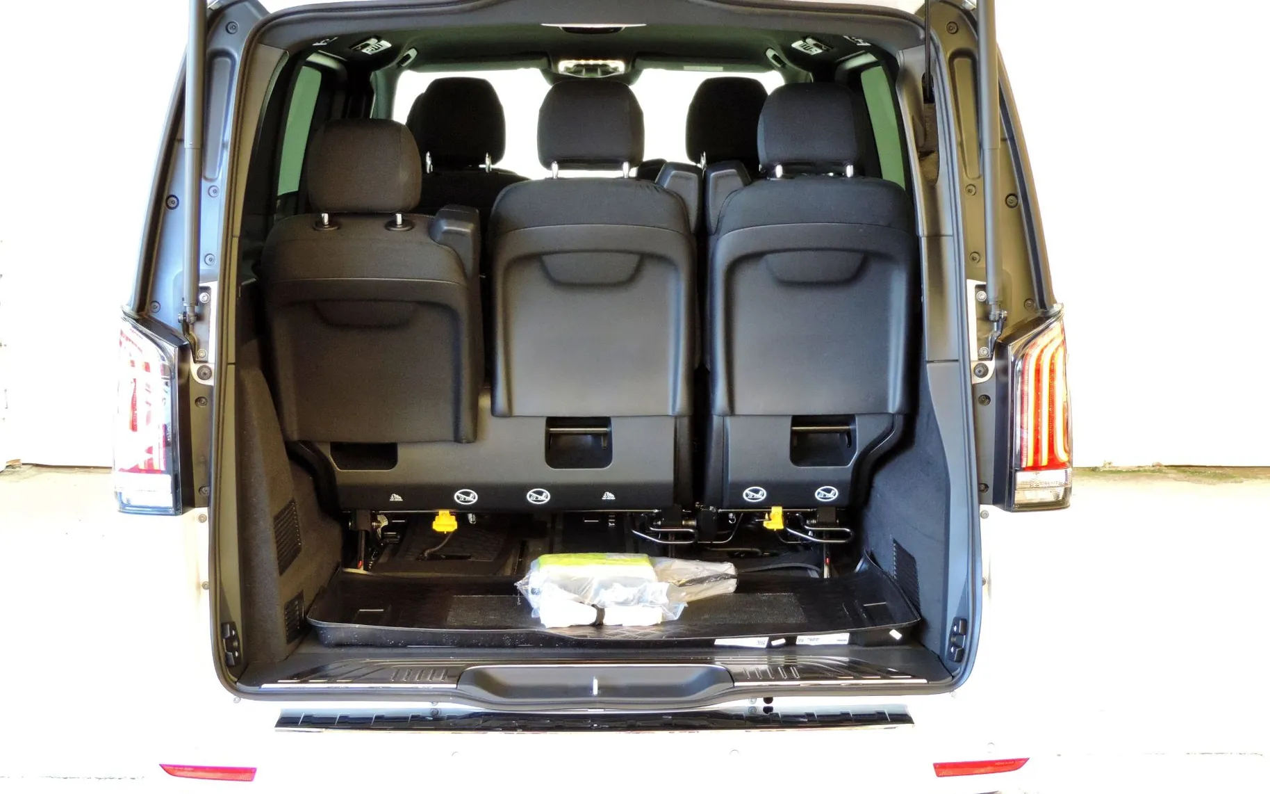 Zunanja slika - Mercedes-Benz V-Razred - V 300 d Style dolgi Avt. LED-ACC-7.SEDEŽEV-KAMERA - 20