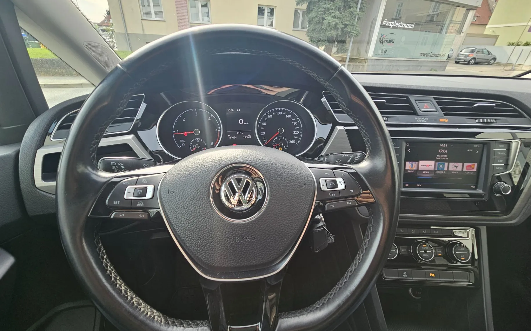 Zunanja slika - Volkswagen Touran - 1.6 TDI Comfortline 85kW - 9