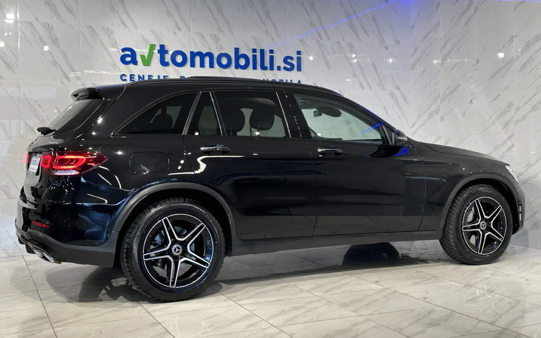 Zunanja slika - Mercedes-Benz GLC-Razred - 300 4Matic |AMG|Pano|ACC|360K|Burmester|Kljuka|... - 5