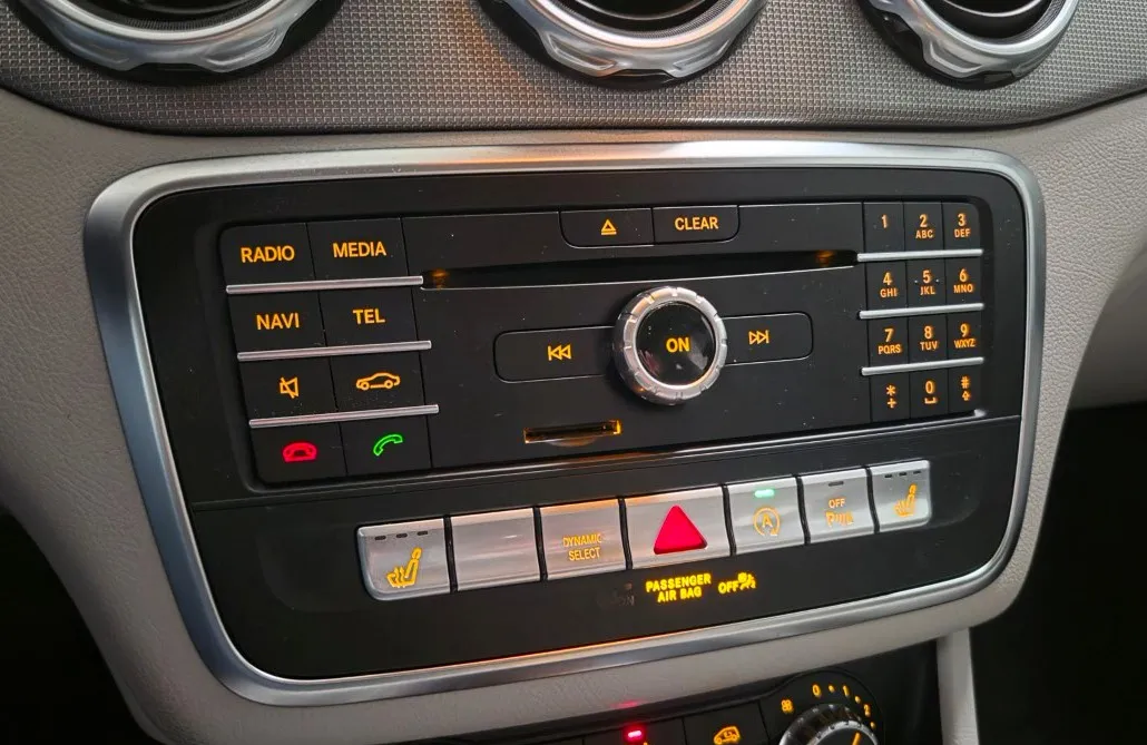 Zunanja slika - Mercedes-Benz GLA-Razred - GLA 200 d Avt.URBAN 1.LAST SLO TEMP KAM KEYLESS - 12