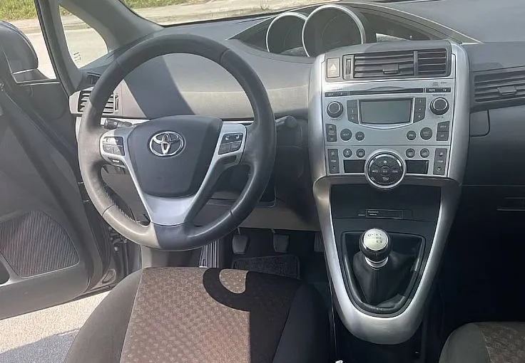Zunanja slika - Toyota Verso - 2.0 D4-D Sol 7 sedežev REDNO SERVISIRAN... - 8