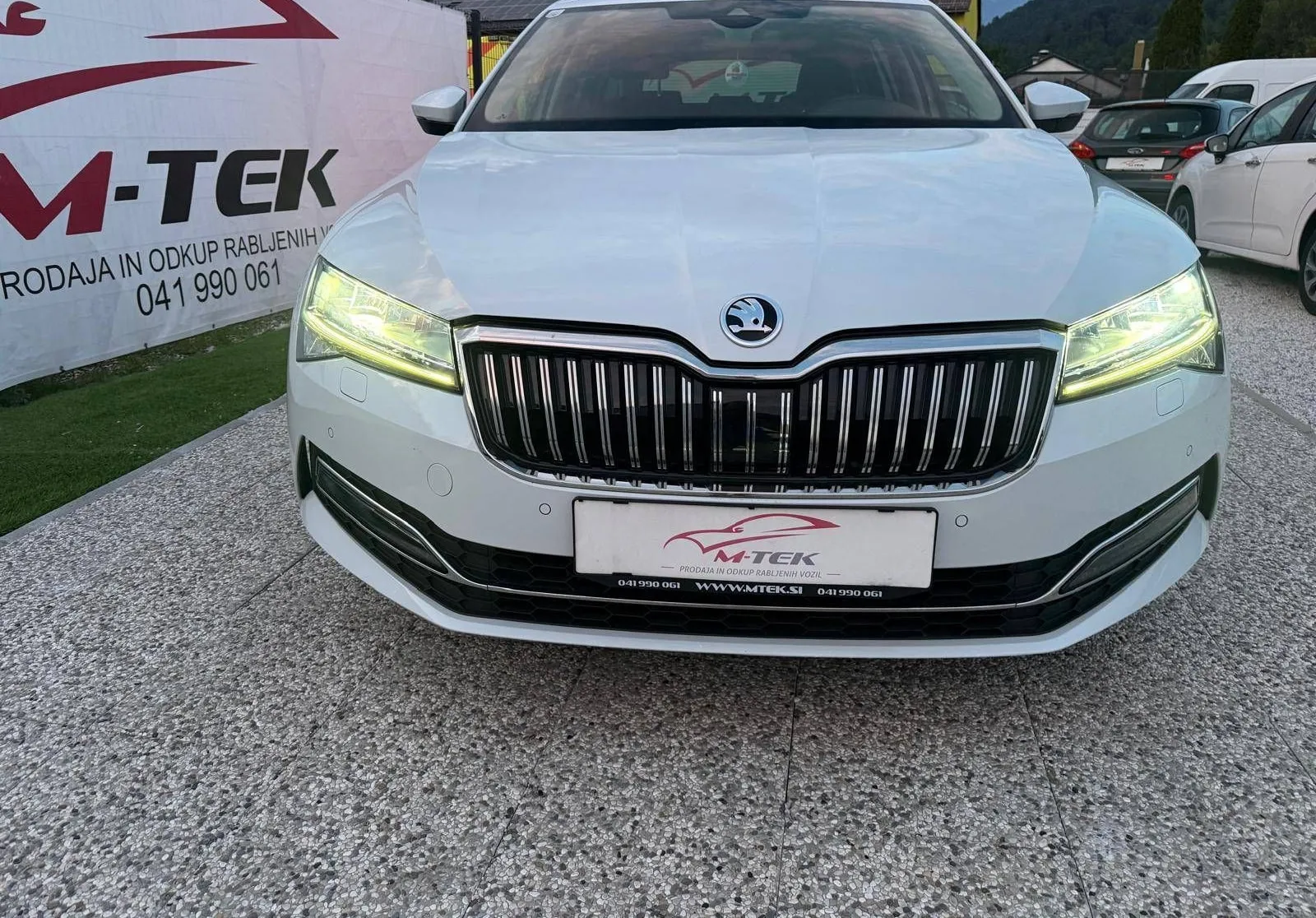 Zunanja slika - Škoda Superb - 2.0 TDI SportlineVIRTUL-ACC-VELIK SERVIS-DSGSERVIS - 2