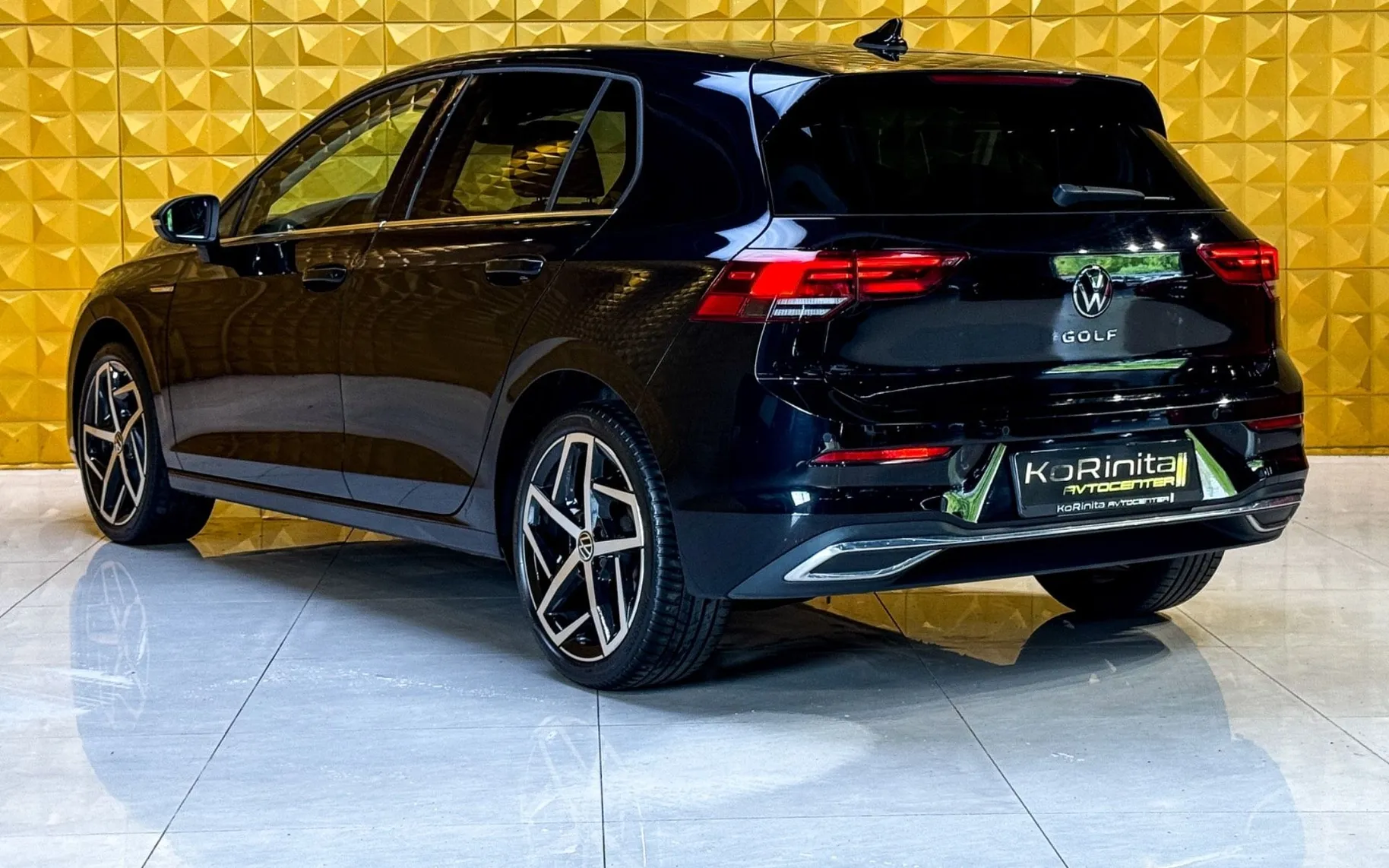Notranja slika - Volkswagen Golf - 2.0 TDI AUT.-LED-VIRTUAL-MASAZA-MEMORY-GRETJE - 9
