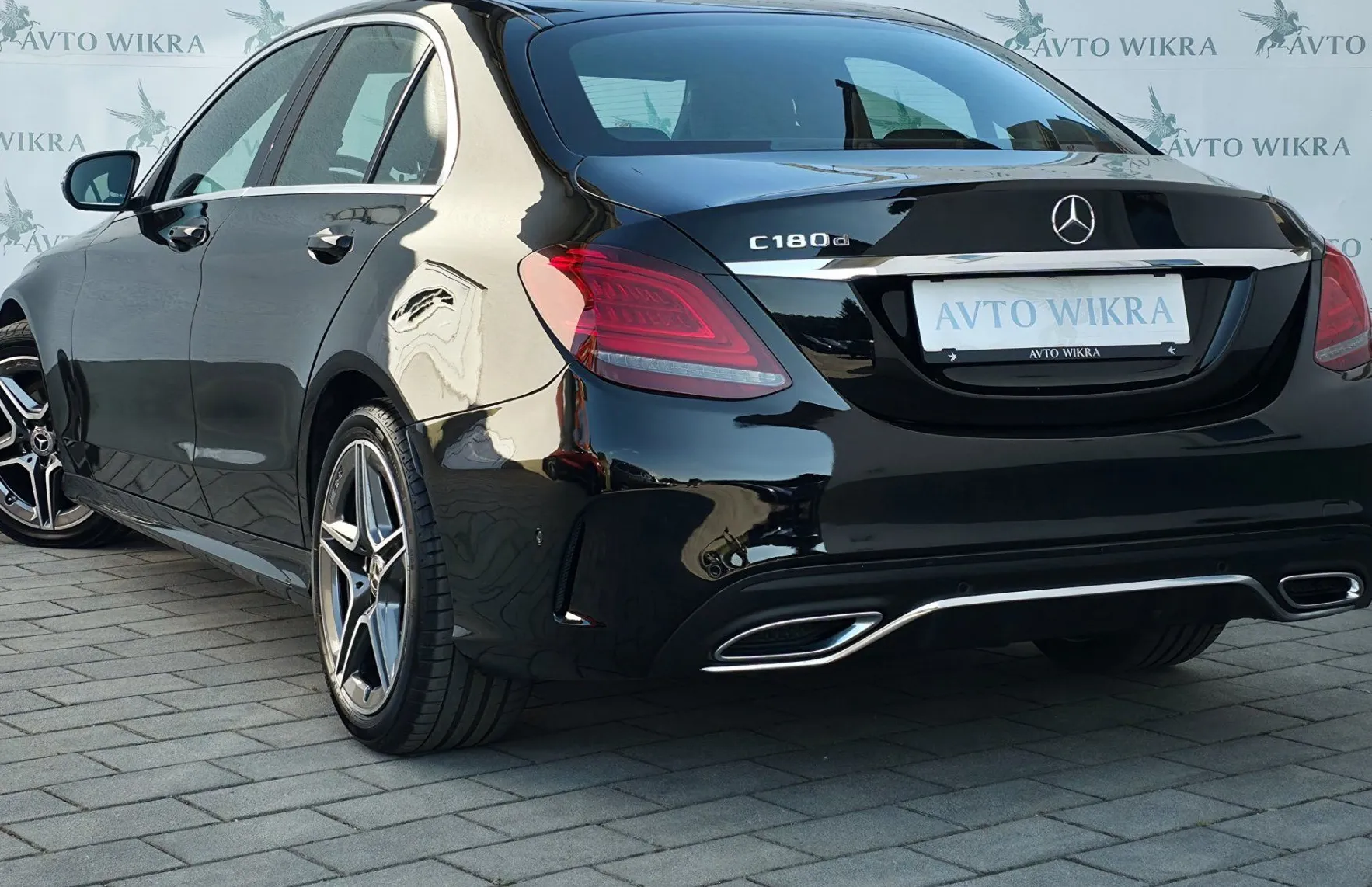 Zunanja slika - Mercedes-Benz C-Razred - 180d AMG Line Avt. LED•TEMP•NAVI•KAMERA•F1•18C - 3