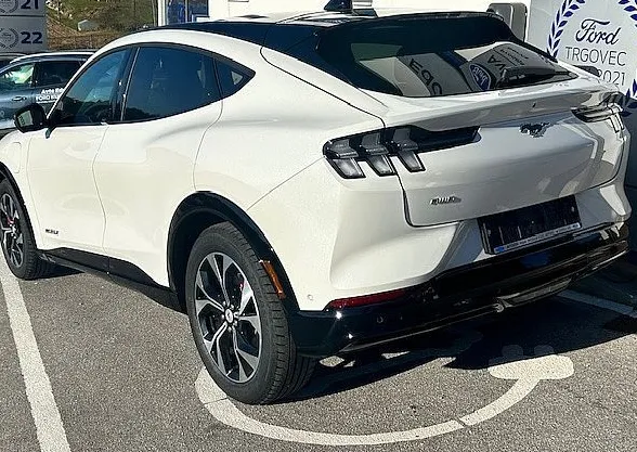 Zunanja slika - Ford Mustang Mach-e - 91kWh 258kW samodejni AWD Premium - AKCIJSKA CENA - 4