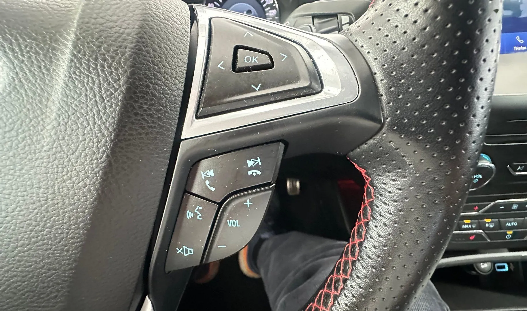 Zunanja slika - Ford S-MAX - 2.0 EcoBlue ST-LineAvt.NEMŠKI+4ALU.KAMERA.NAVI.LED - 2