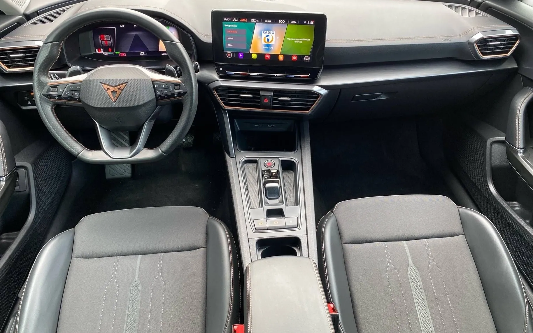 Notranja slika - Cupra Formentor - 1.4 eHybrid DSG - 9