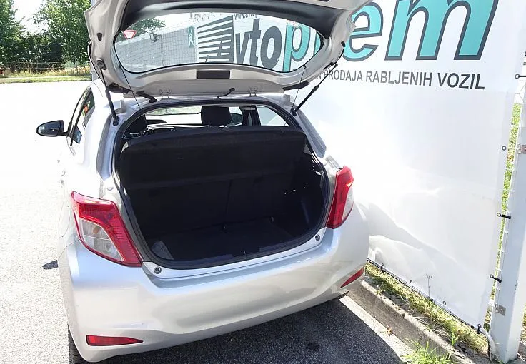 Zunanja slika - Toyota Yaris - 5V 1.33 1. LASTNIK SLO - KAMERA -  FINANCIRANJE - 5