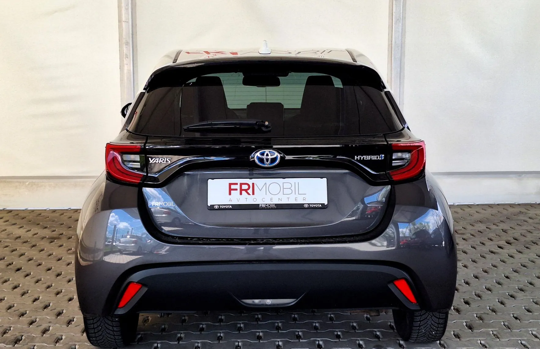 Zunanja slika - Toyota Yaris - Hybrid 1.5 VVT-i Sport BiTone Avt. - 6