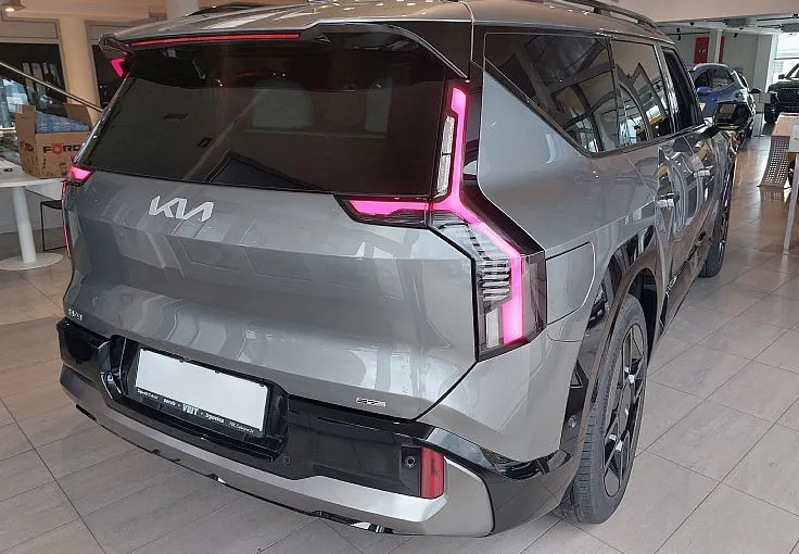 Zunanja slika - KIA EV9 - Premium panorama + V2L - 3