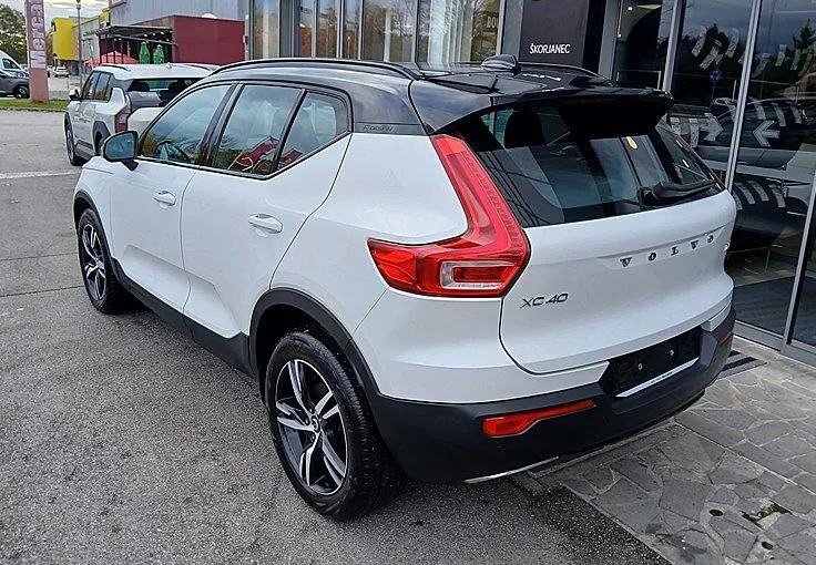 Zunanja slika - Volvo XC40 - 2.0 D3 R-Design 2WD -VIRTUAL -KAMERA -MEMORY - 4