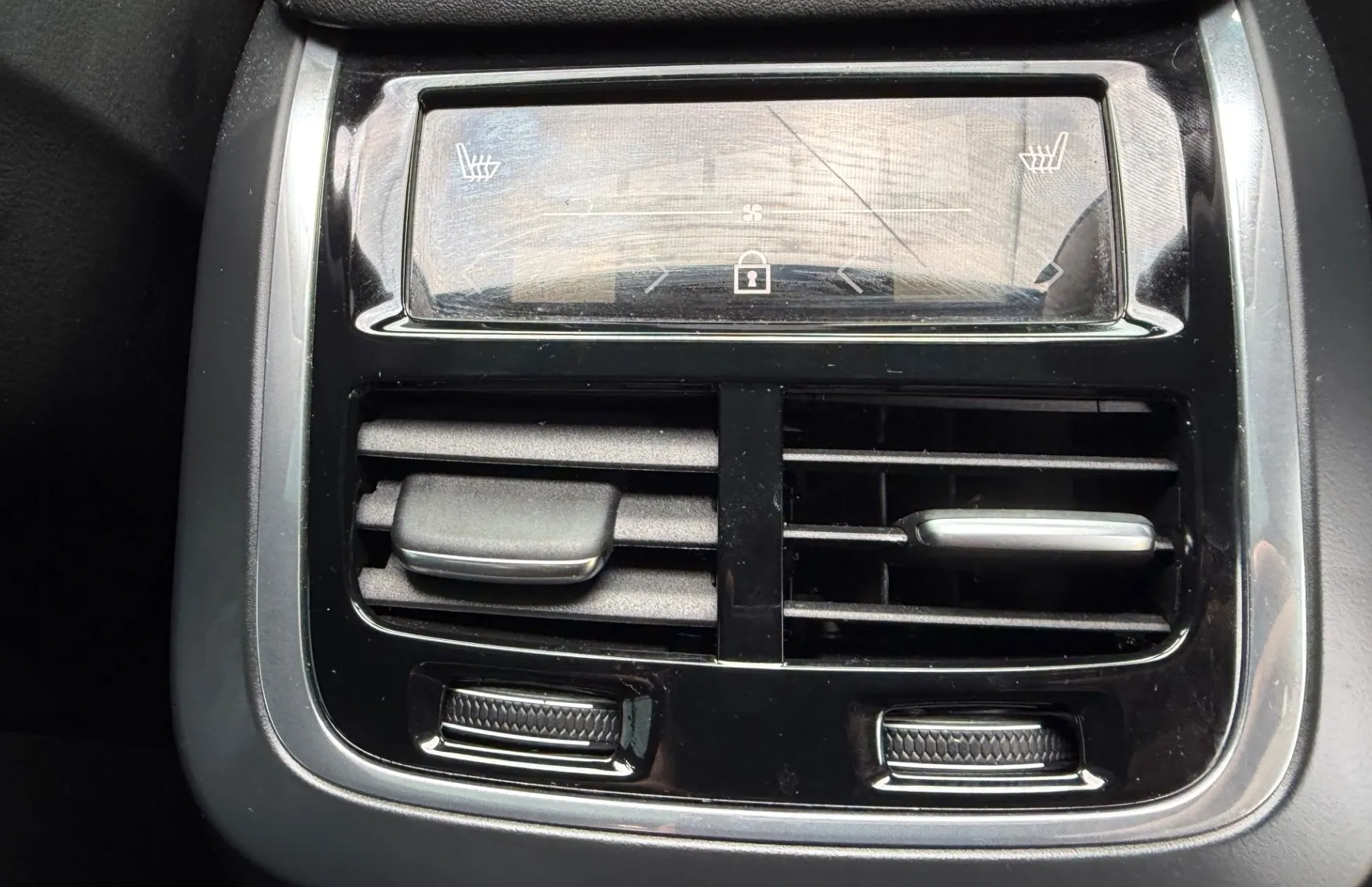 Zunanja slika - Volvo S60 - B5-R Ultimate Dark 4X4 TOP OPREMA KOT NOV JAMSTVO - 18