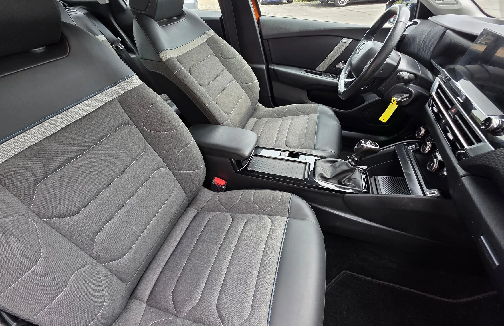 Zunanja slika - Citroën C4 - 1.2PURETECH 130 SHINE LED-KAMERA-VIRTUAL-1.LASTNIK - 13