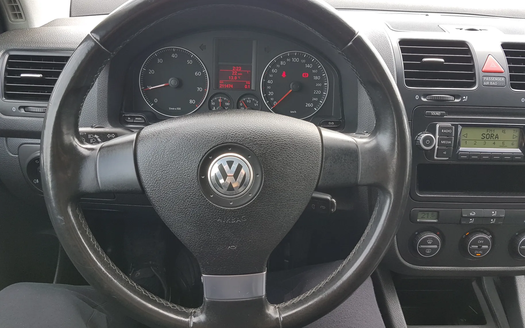 Zunanja slika - Volkswagen Golf - Edition 1.6 - SLO - 1. LASTNIK - 5