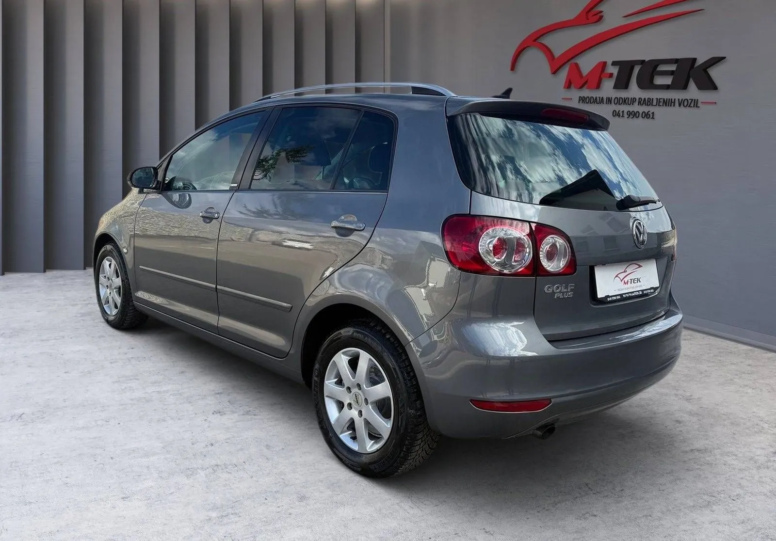 Notranja slika - Volkswagen Golf Plus - 1.6 TDI DPF Comfortline 77  105 ... - 7