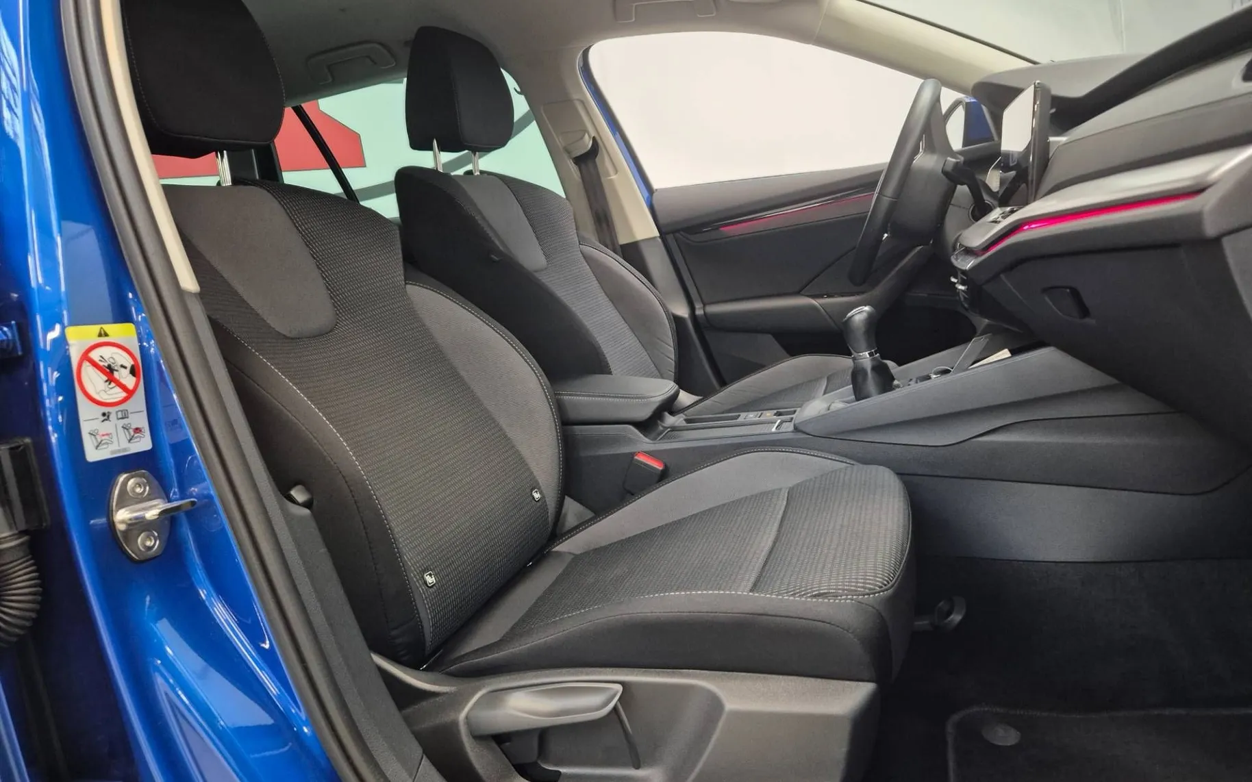 Notranja slika - Škoda Octavia - 2.0 TDI DARILO - ZIMSKE GUME - 10