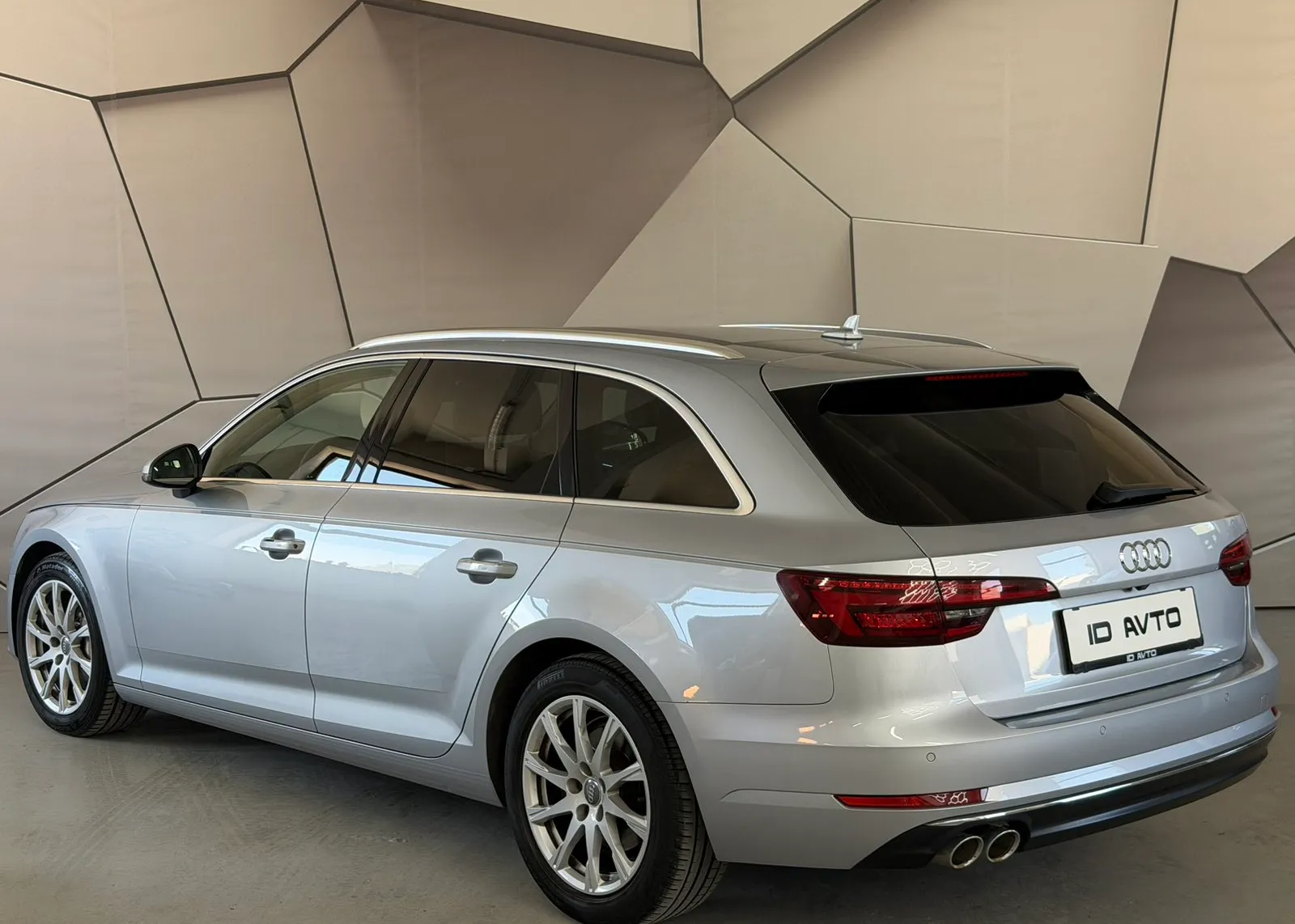 Zunanja slika - Audi A4 - 2,0 TDI Sport S tronic - 3