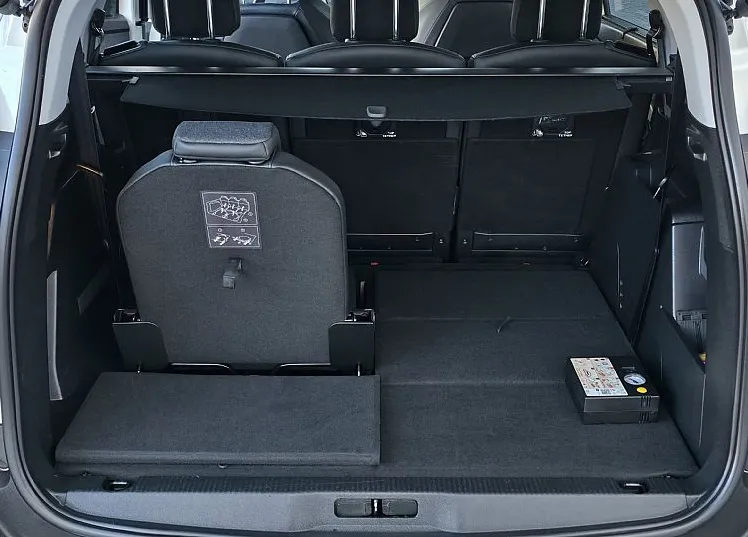 Zunanja slika - Peugeot 5008 - 2.0HDI EAT8 Allure FULLED•BLIS•7-SED•KEYLES•KAMER• - 8