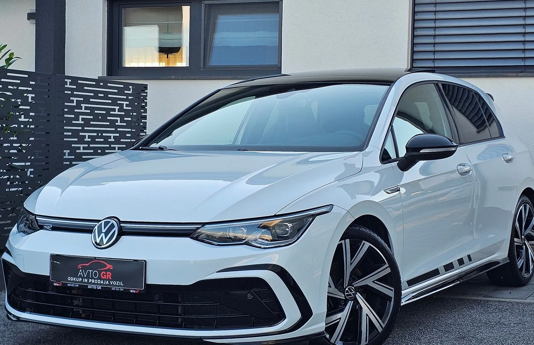 Zunanja slika - Volkswagen Golf - 1.5 eTSI ACT R-Line DSG- ŠIBEDAH-IQ LED-ŠP.IZPUH. - 19