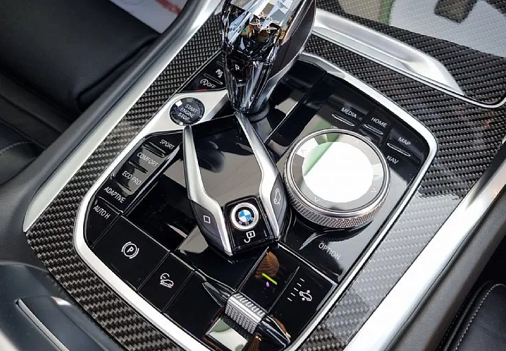 Zunanja slika - BMW X6 - serija : xDrive30d-ZRAČNO-PANORAMA-LASER-CRYSTAL-INDIVIDUAL - 10