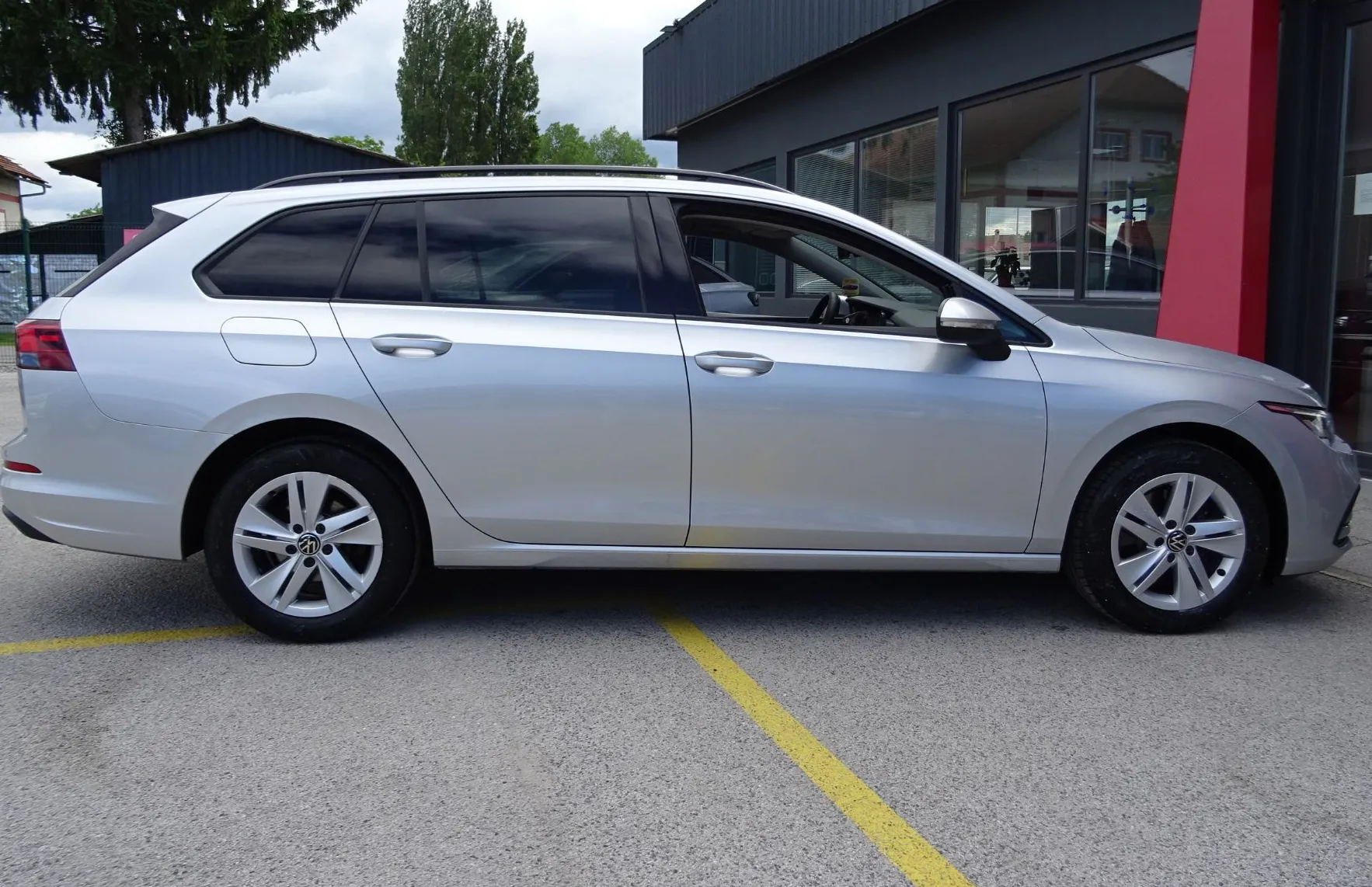 Zunanja slika - Volkswagen Golf - Variant 2.0 TDI DSG Life 150KM - KOT NOV - - 5