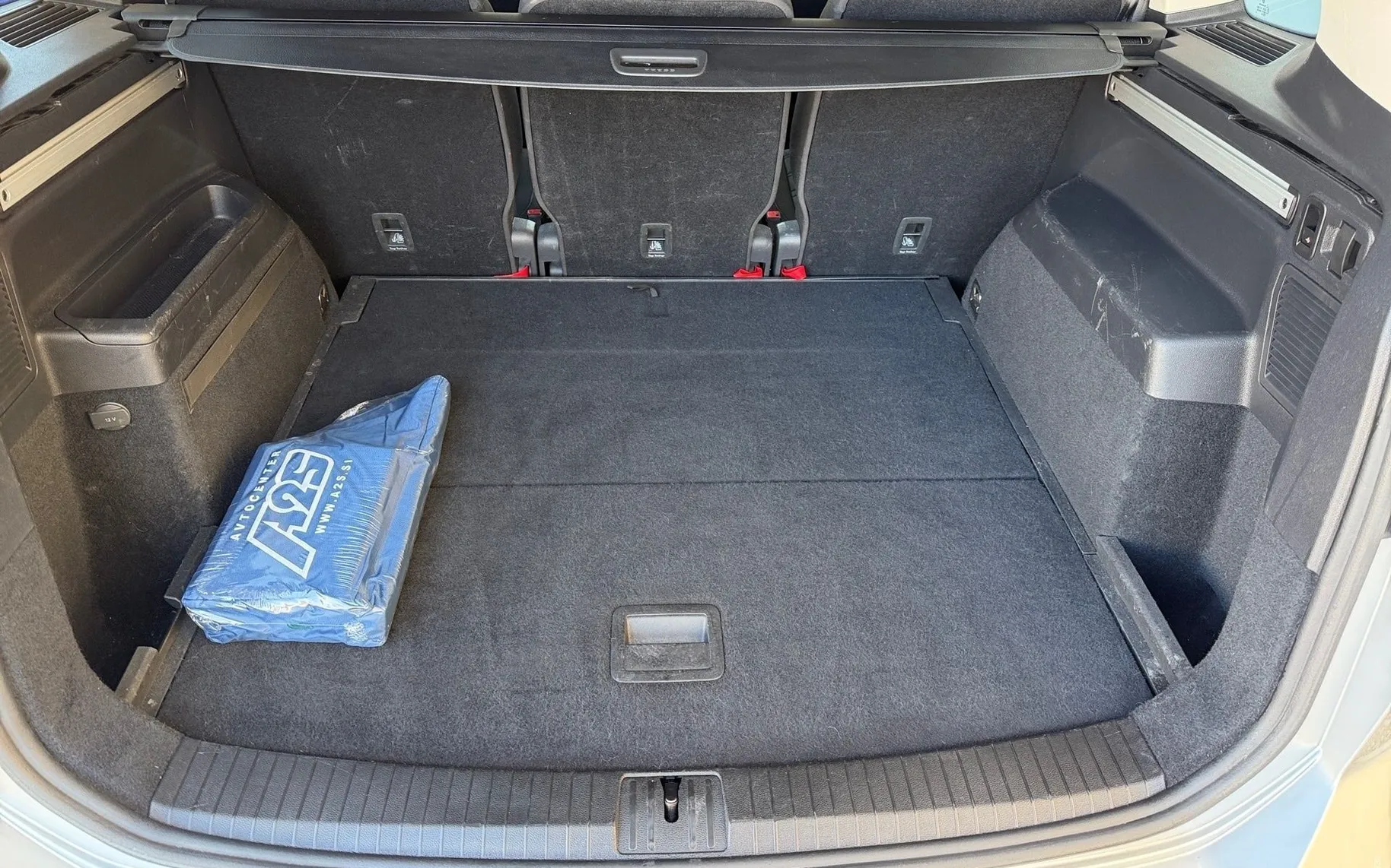 Notranja slika - Volkswagen Touran - 2.0 TDI SCR avt. Family-LED-Vlečna kljuka-ACC... - 12