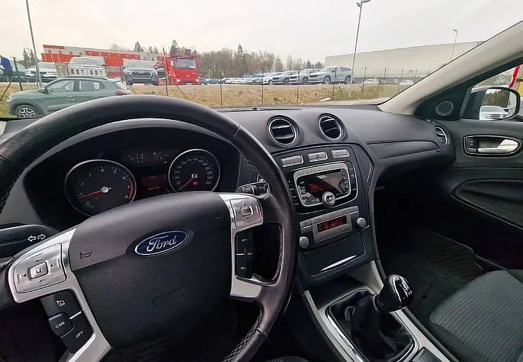 Zunanja slika - Ford Mondeo - 2.0 B 145 KM UREDIMO HITRI KREDIT CCA 10 MIN - 9