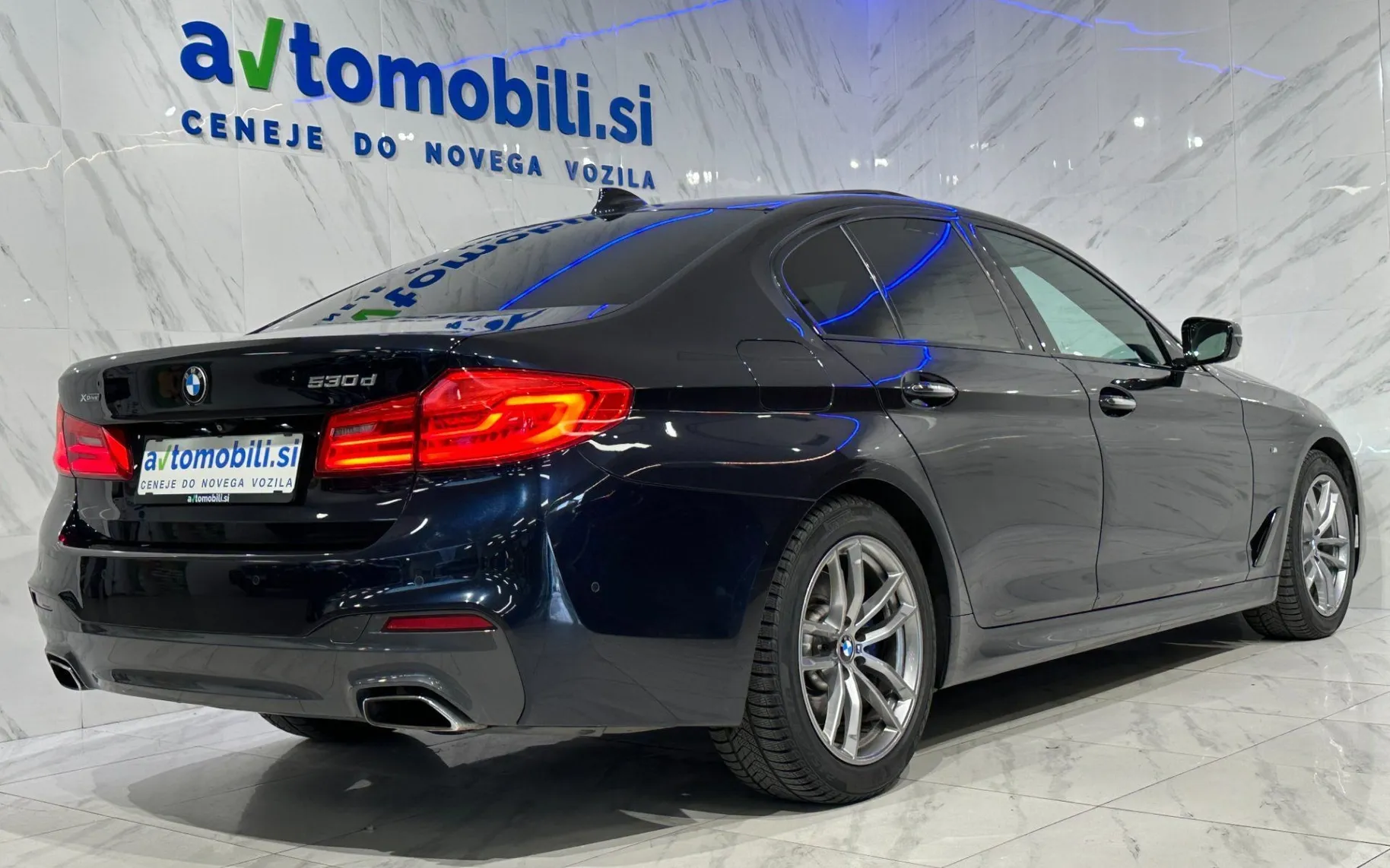 Zunanja slika - BMW serija 5: - 530d xDrive |M-Sport|Pano|4WS|Kamera|HUD|Memory| - 4