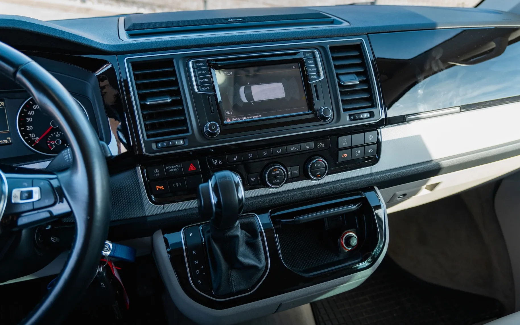 Zunanja slika - Volkswagen Multivan - 4motion 2,0 TDI KMR Highline DSG | BULLI - 12