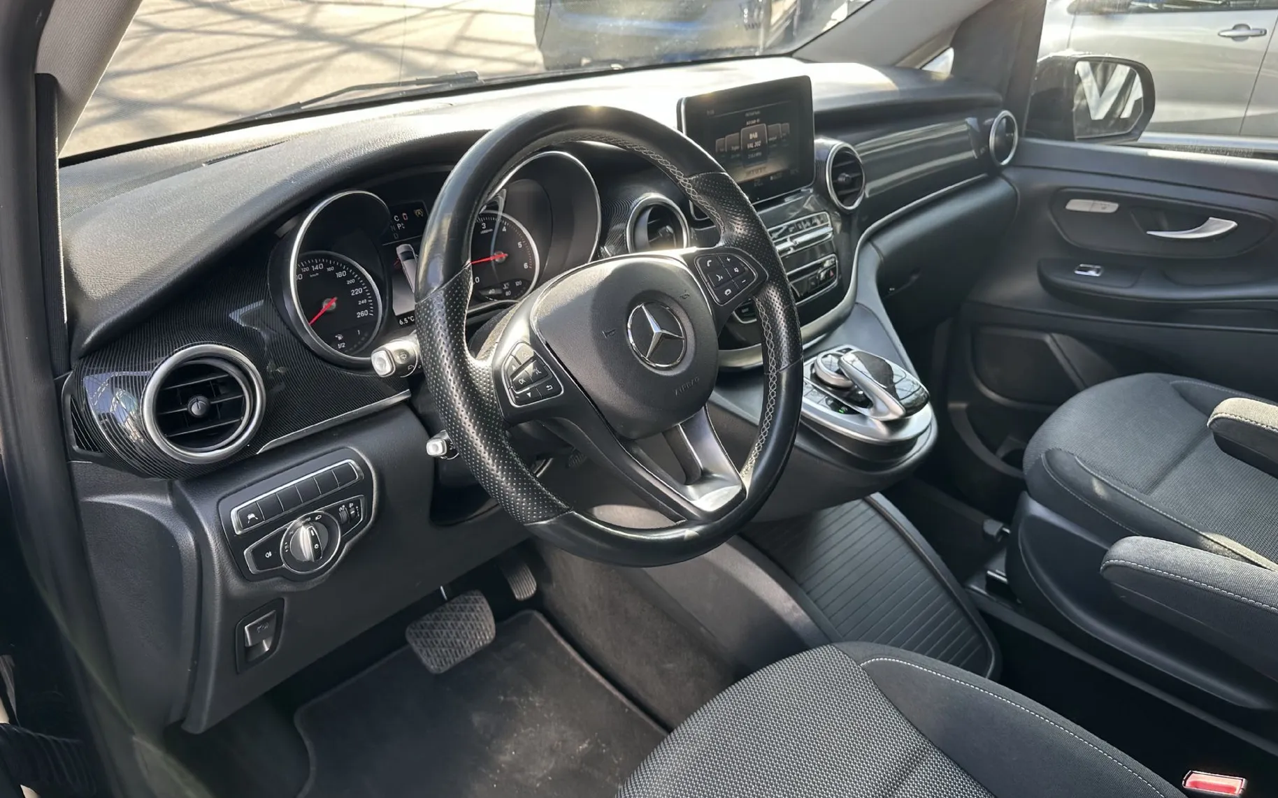 Zunanja slika - Mercedes-Benz V-Razred - V 220d dolgi-AVT.6+1-LED-EL.VRATA-VK-NAVI-ACC-LINE - 6