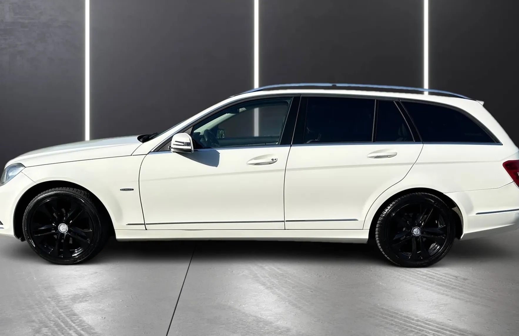 Zunanja slika - Mercedes-Benz C-Razred - C 200 CDI MOŽNOST FINANCIRANJA BREZ POLOGA - 4