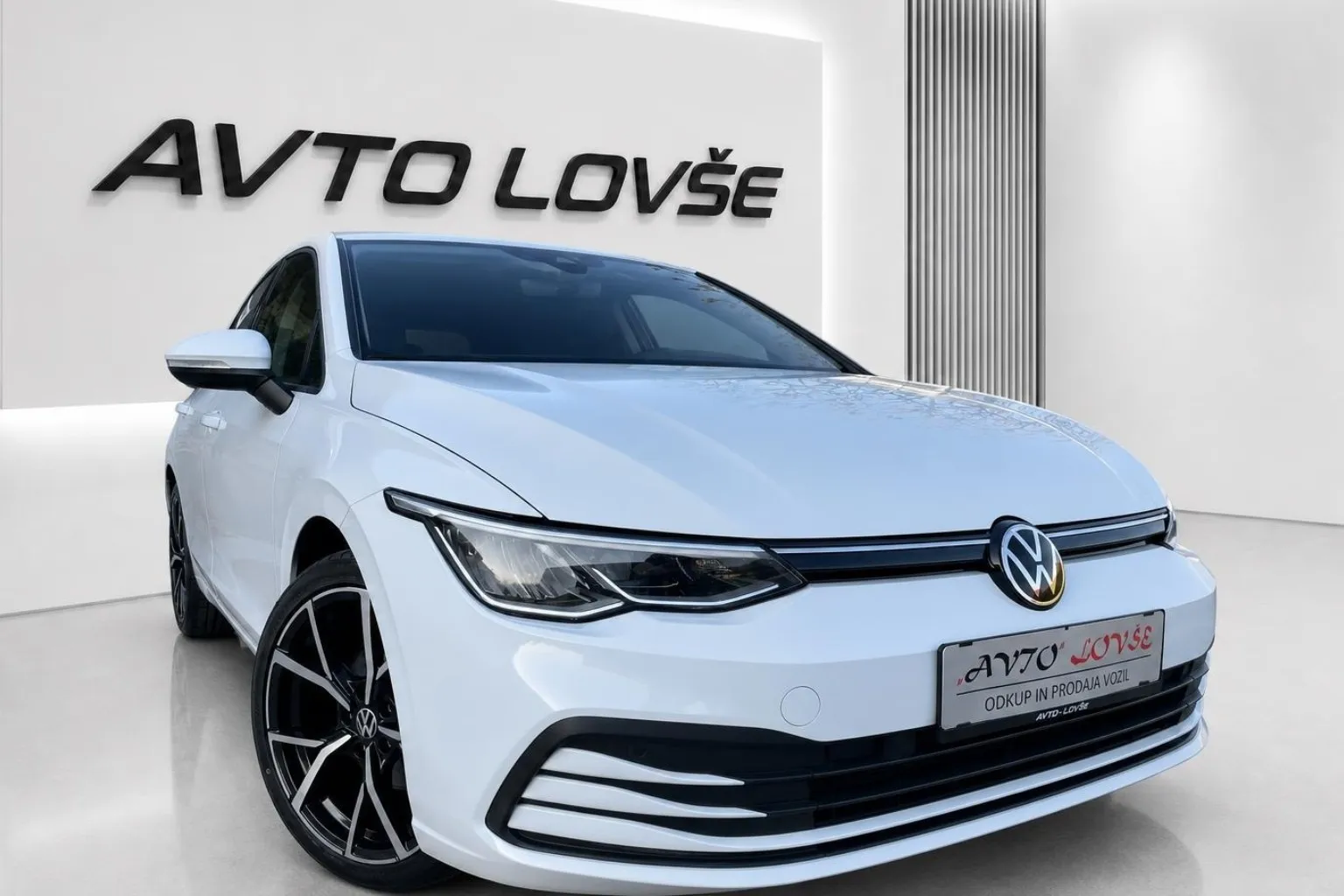 Zunanja slika - Volkswagen Golf - 2.0 TDI BMT DSG-1 LASTNIK-VIRTUAL-LED-KAM-ODLIČEN. - 2