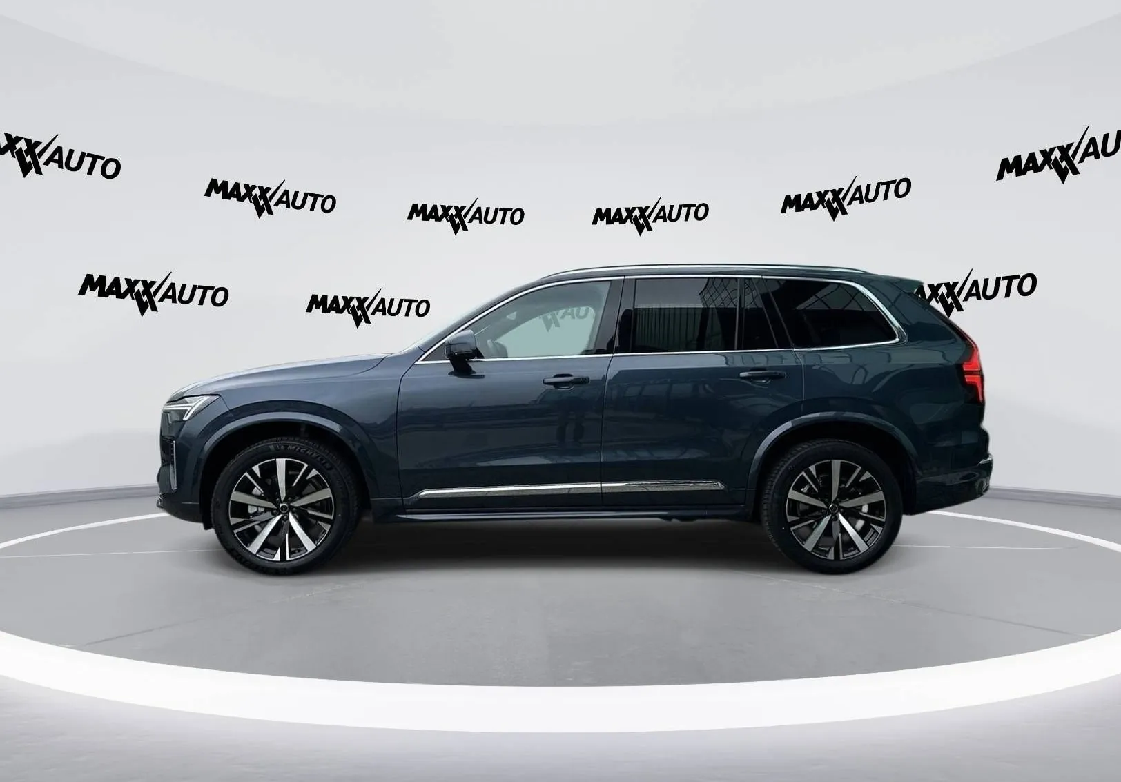 Notranja slika - Volvo XC90 - B5 P Core Bright 7s AT AWD 3 leta gar. + 3 serv - 8