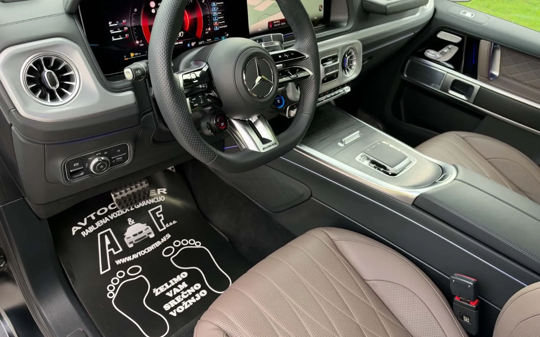 Notranja slika - Mercedes-Benz G-Razred - G63-AMG-V8-FACELIFT-MANUFAKTUR-MASAŽA-KEYLES- - 8