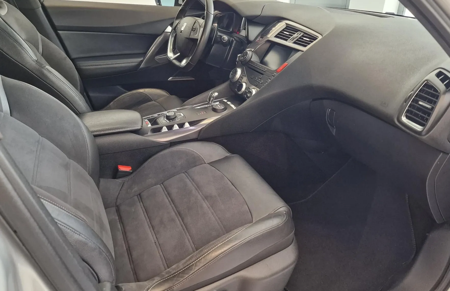 Zunanja slika - Citroën DS5 - Hybrid4 KEYLESS|NAVI|KAMERA|PANORAMA|TEMPOMAT - 10