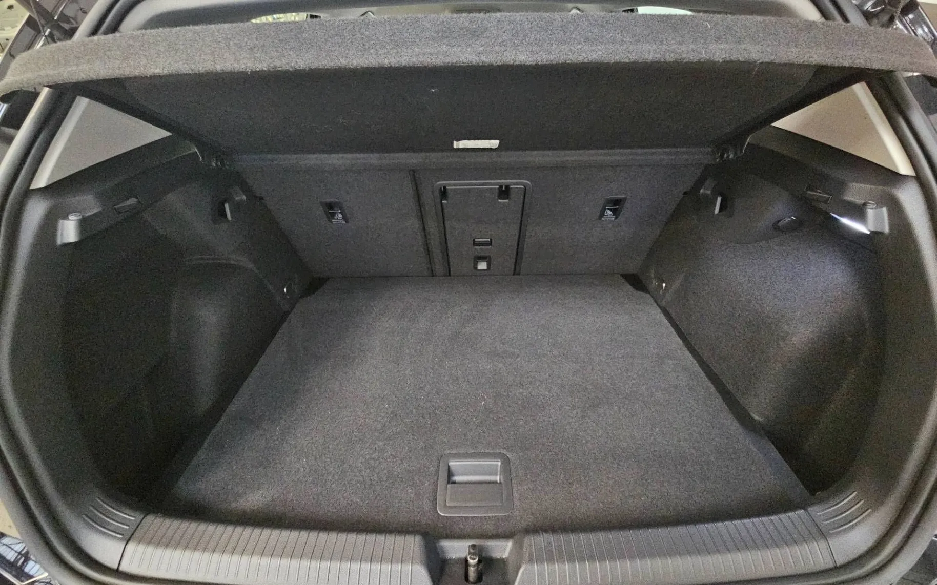 Notranja slika - Volkswagen Golf - 1.5 TSI Style - 10