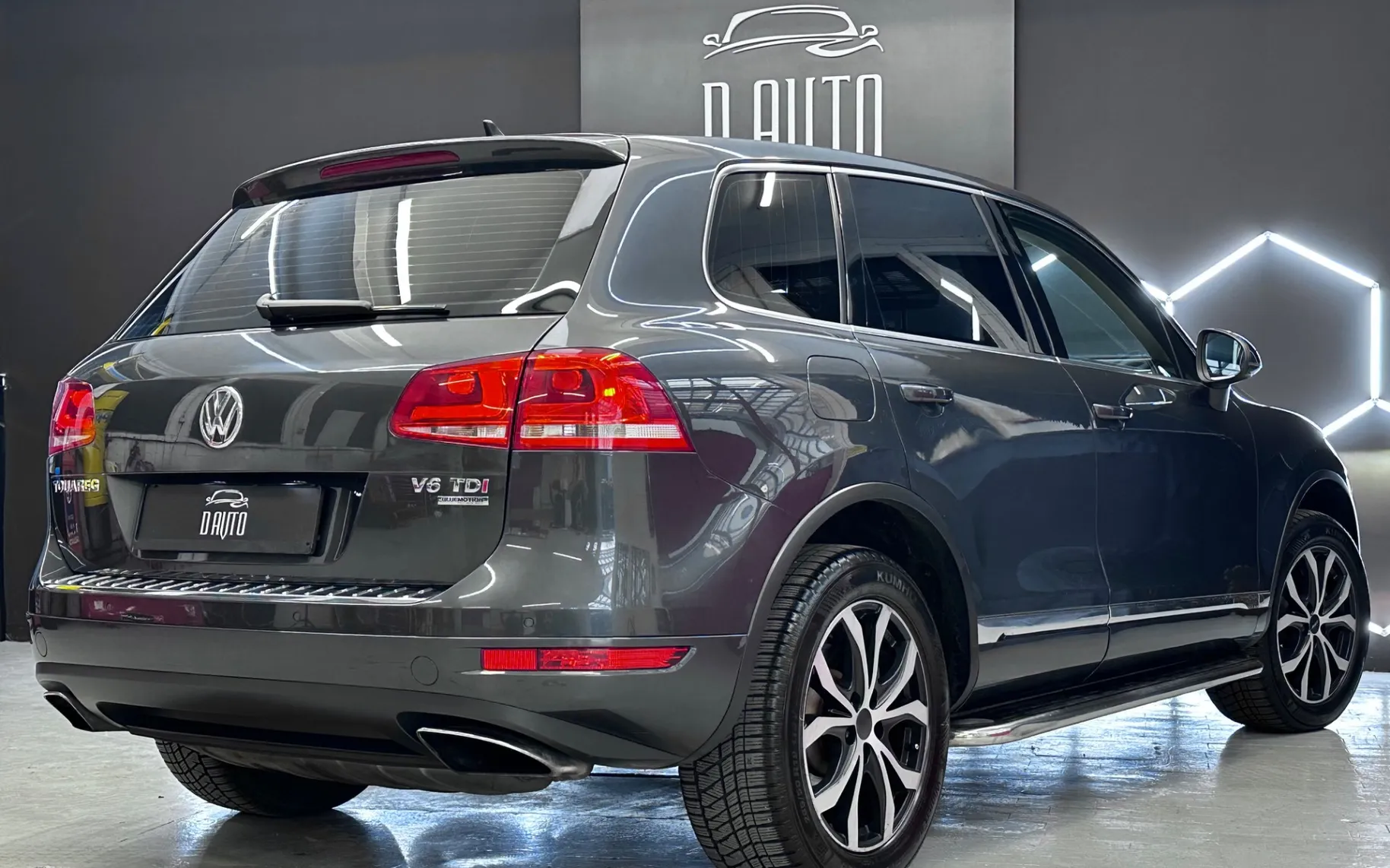Notranja slika - VW Touareg - 3.0 V6 TDI Tiptronic - ZRAČNO-XENON-NAVI-MEMORY….. - 8