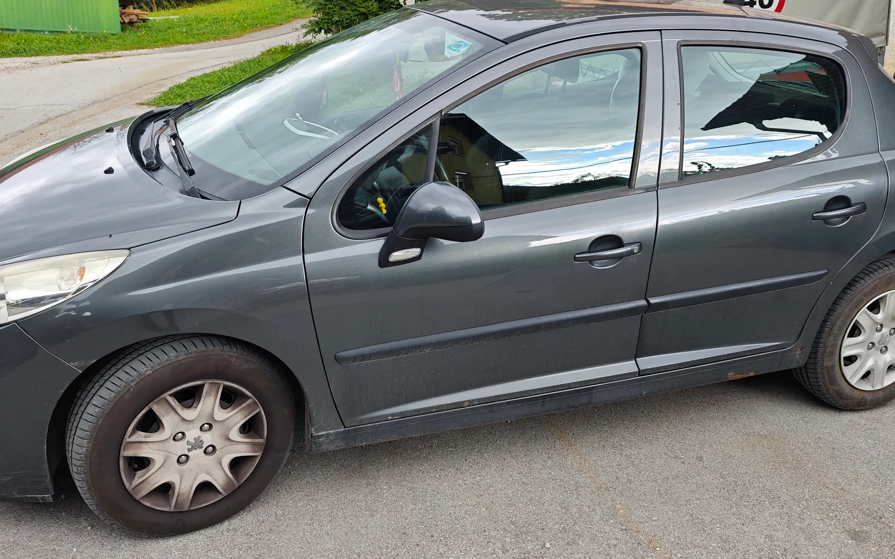 Zunanja slika - Peugeot 207 - 1.4 16v - 3