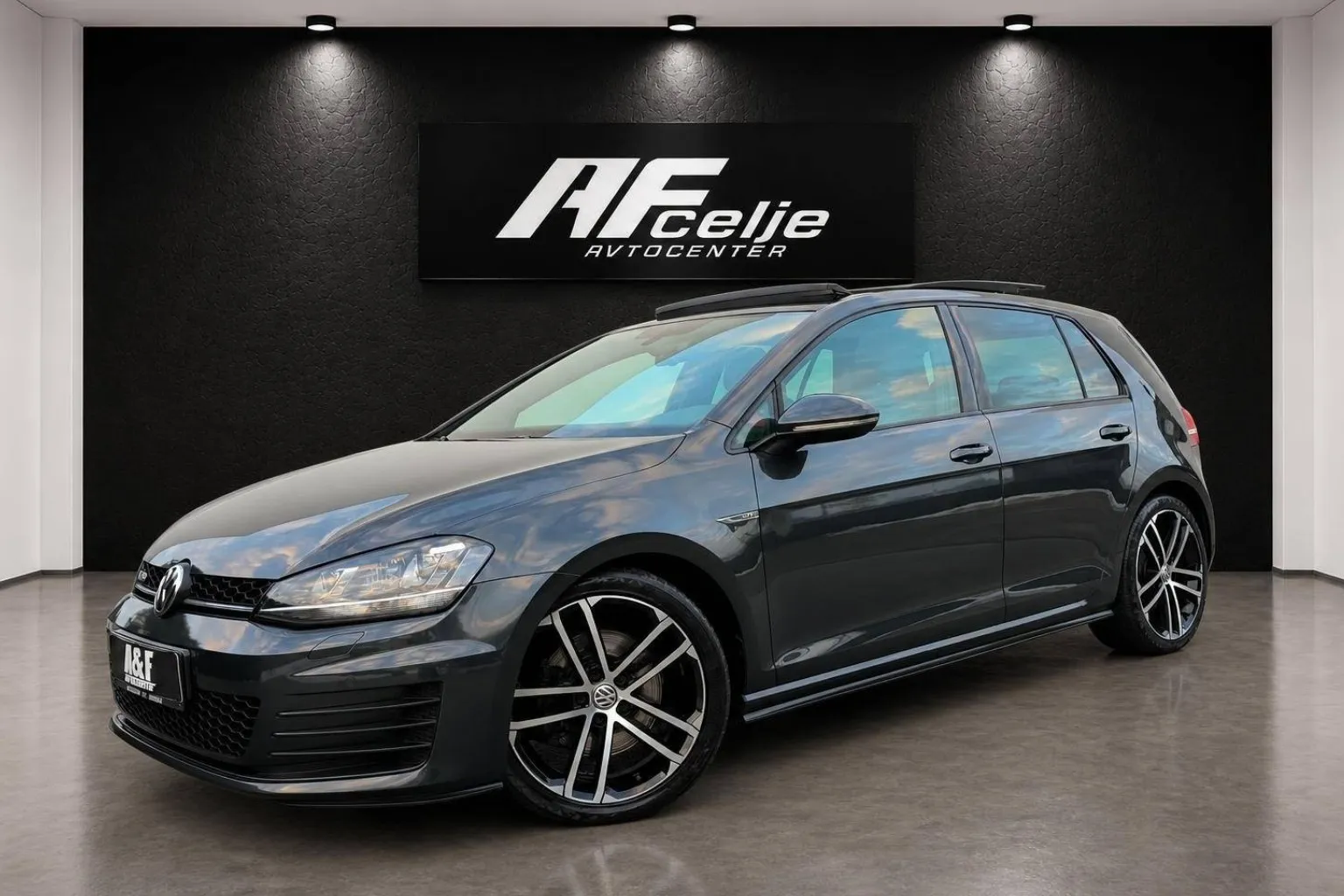 Zunanja slika - Volkswagen Golf - 2.0 GTD-DSG-PANORAMA-LIZING ZA TUJCE-NAVI - 1