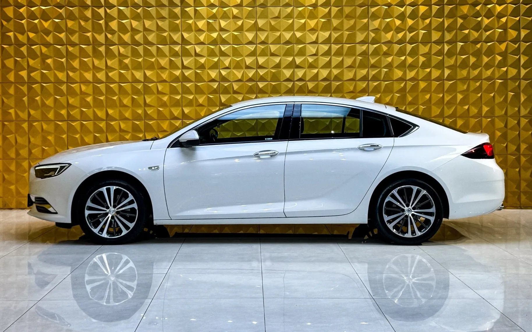 Zunanja slika - Opel Insignia - 2.0 CDTI AUT. HEADUP-KAMERA-BOSE-GRETJE VOLANA - 6